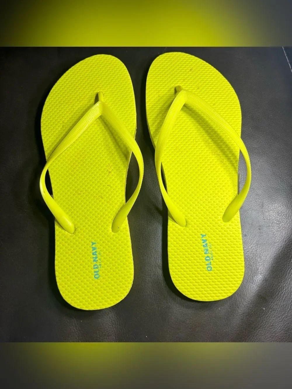 Old Navy Neon Yellow Flip-Flop Sandals Size 9 - 10 EPC